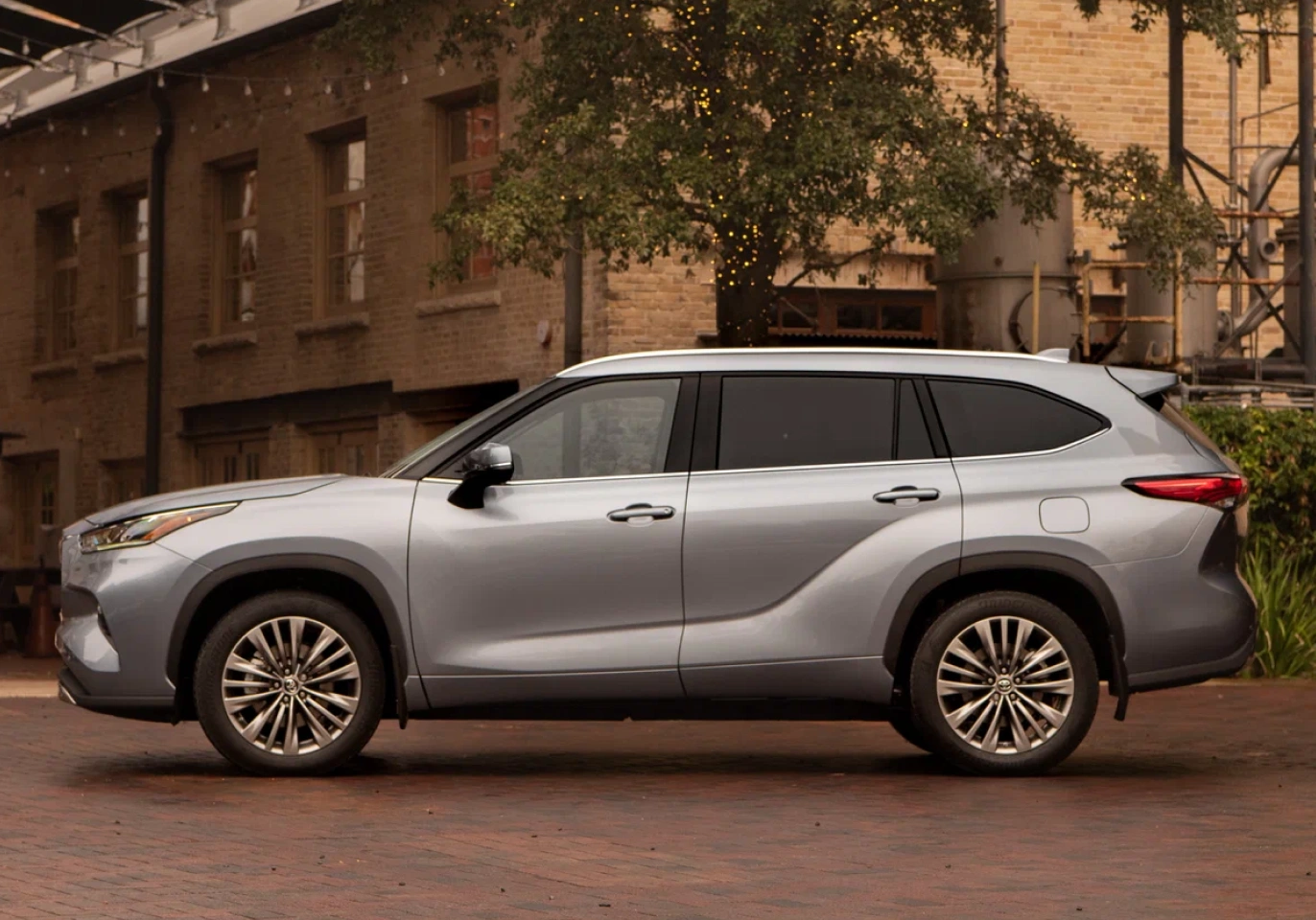 Toyota Highlander IV